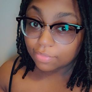 Meet your Posher, Evelyn